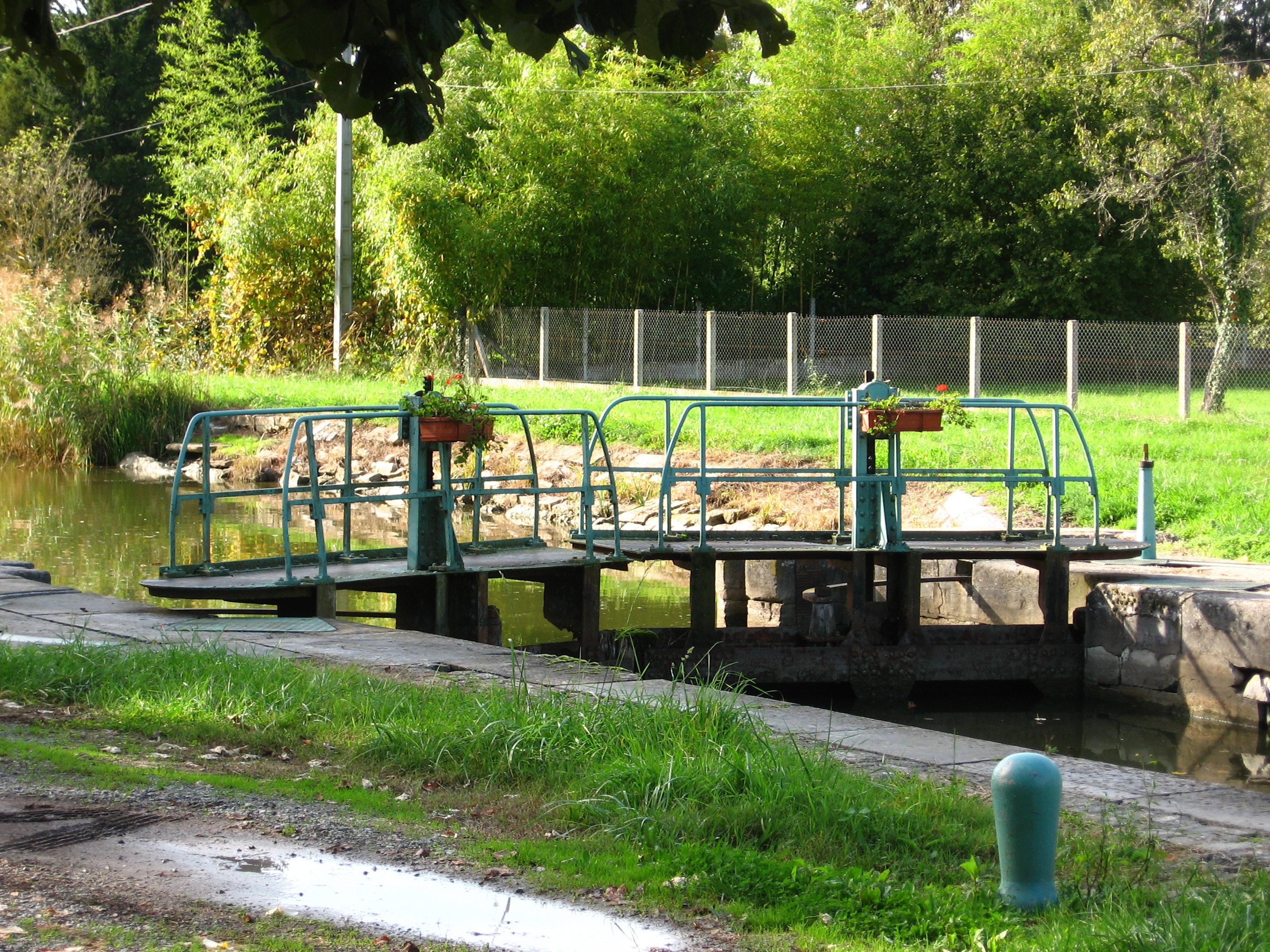 bord de Loire, France, écluse de la Nièvre